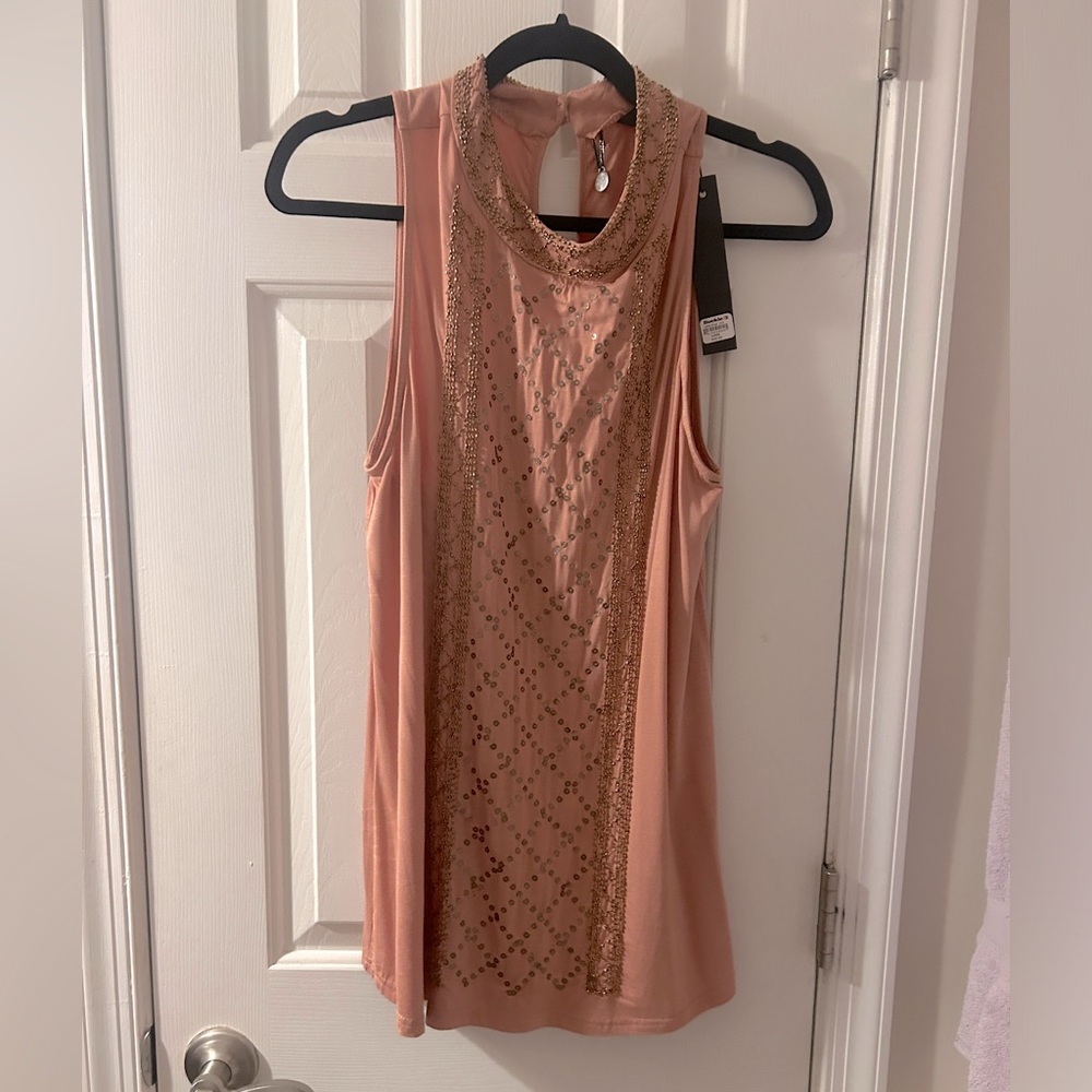 Sequined blouse shell pictures don’t do it justice NWT